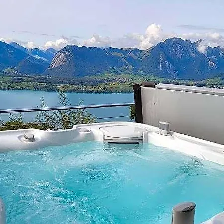 With View Of The Mountains And The ホテル 3*