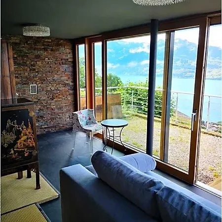 With View Of The Mountains And The ホテル