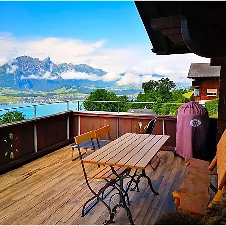 ホテル With View Of The Mountains And The 3*