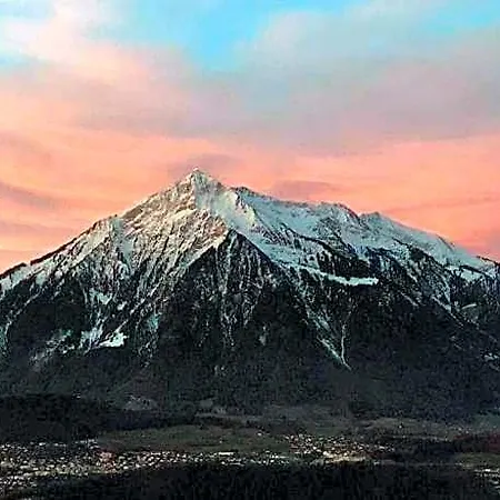 With View Of The Mountains And The ホテル 3*